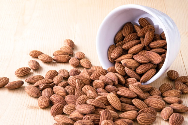 مرکز فروش و پخش بادام درختی