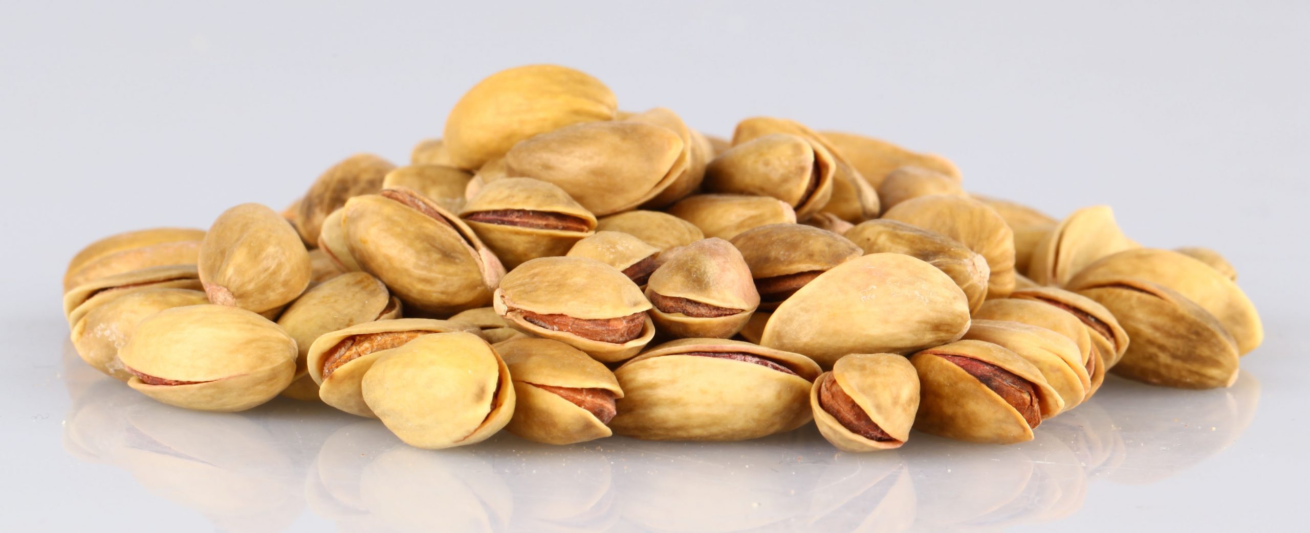فروشنده پسته احمدآقایی
