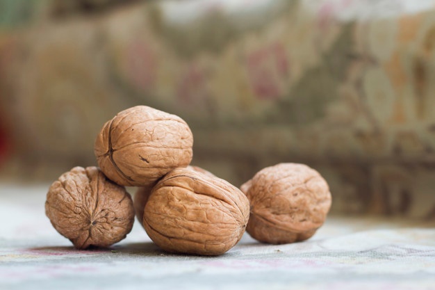 خرید گردو کاغذی شهمیرزاد