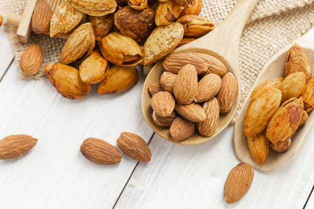 خرید بادام کاغذی مرغوب