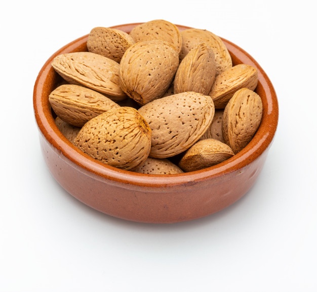 خرید مستقیم بادام درختی اصفهان