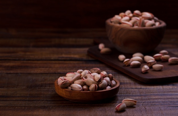 فروش پسته فندقی و احمد آقایی