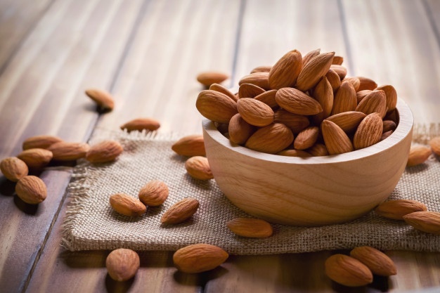 فروش مغز بادام درختی عمده سنگی