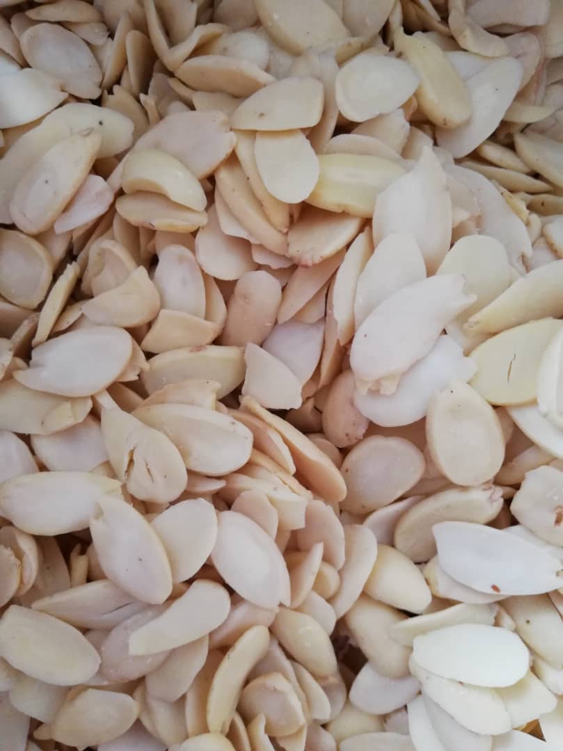 عرضه و فروش بادام پرک شده