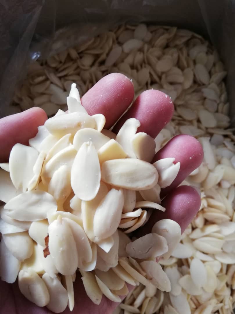 فروش و تجارت مغز بادام لپه 