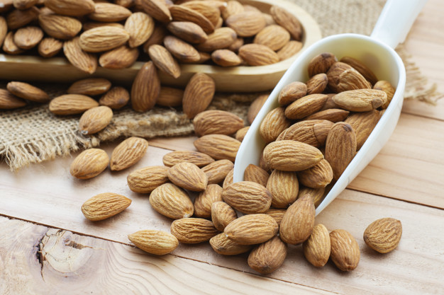 فروش عمده مغز بادام سنگی صادراتی