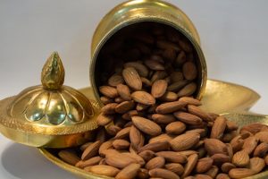 نحوه تعیین قیمت مغز بادام مامایی