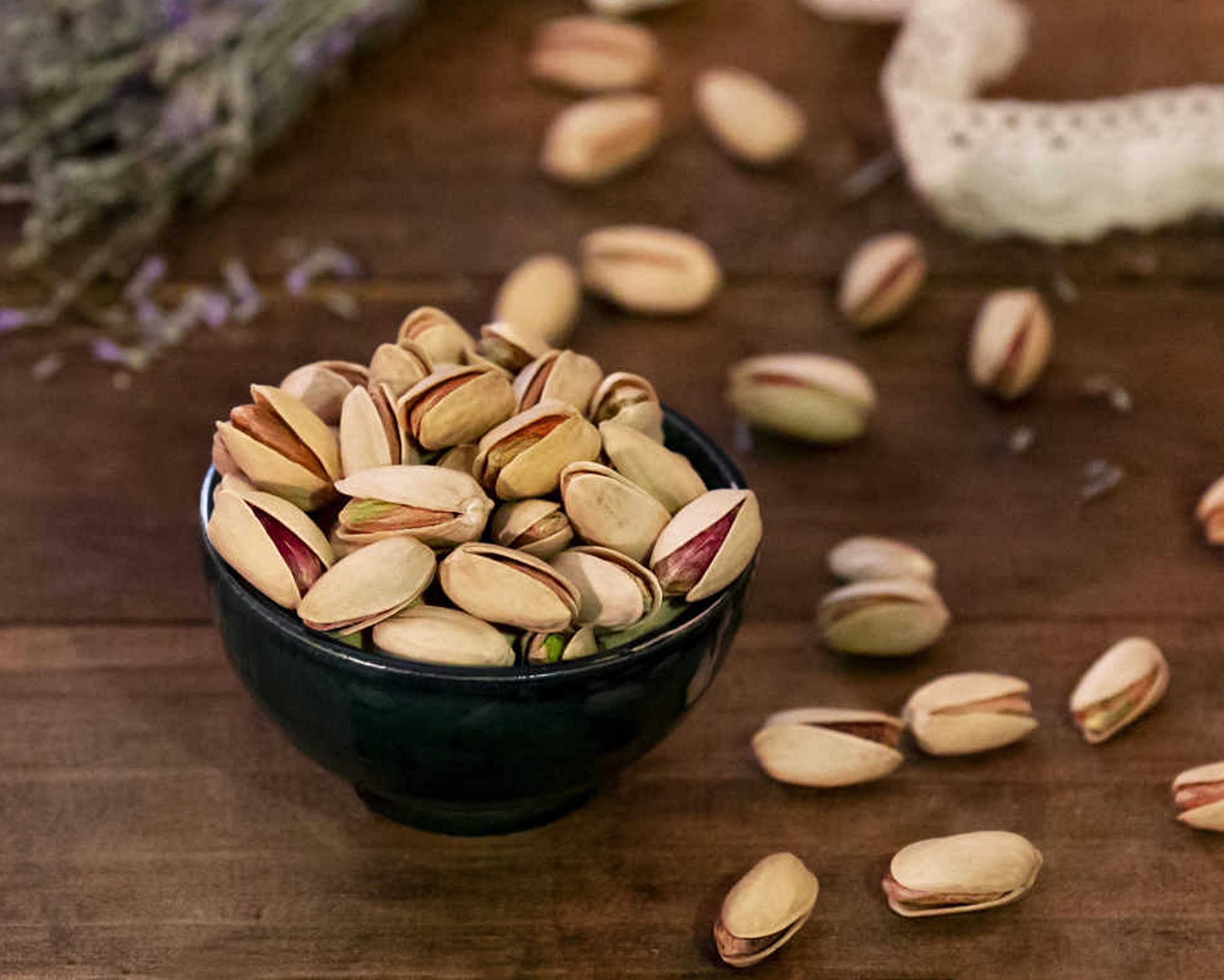 فروش عمده پسته در تهران، آجیل و خشکبار شادیز