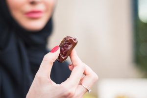 چرا باید میوه خرما بخورید! - خرمای شادیز - تولیدکننده، بسته بندی، صادرکننده خرمای ایران